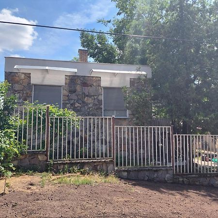 Lakilak Pihenohaz A Holt-Tisza Partjan, Termalfuerdonel, Lakitelek Appartement Buitenkant foto