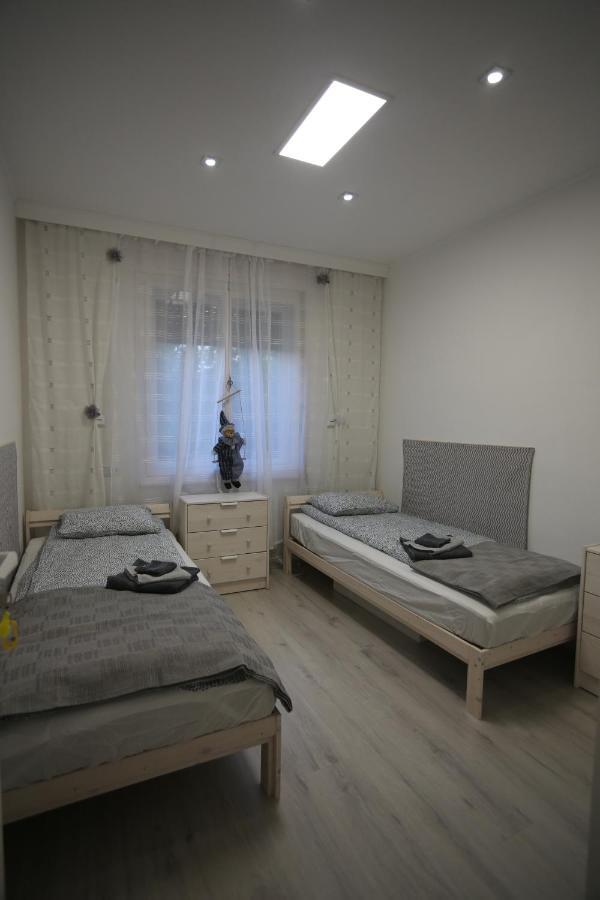 Lakilak Pihenohaz A Holt-Tisza Partjan, Termalfuerdonel, Lakitelek Appartement Buitenkant foto