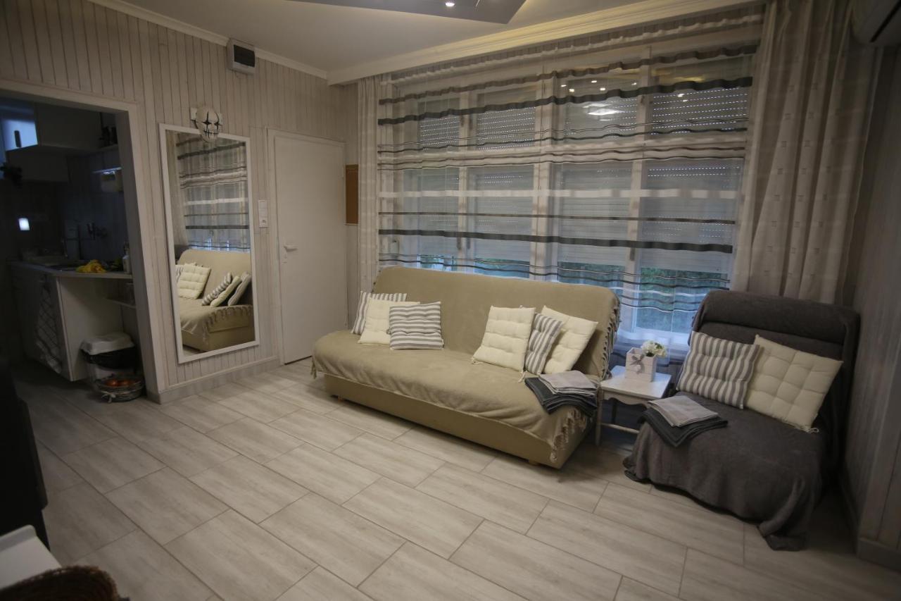 Lakilak Pihenohaz A Holt-Tisza Partjan, Termalfuerdonel, Lakitelek Appartement Buitenkant foto