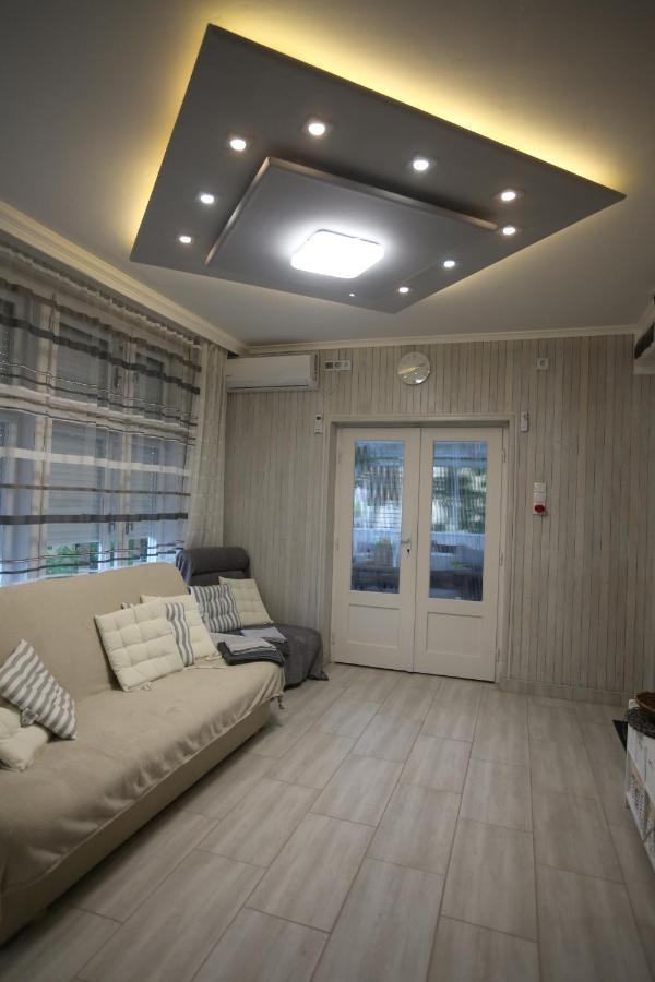 Lakilak Pihenohaz A Holt-Tisza Partjan, Termalfuerdonel, Lakitelek Appartement Buitenkant foto